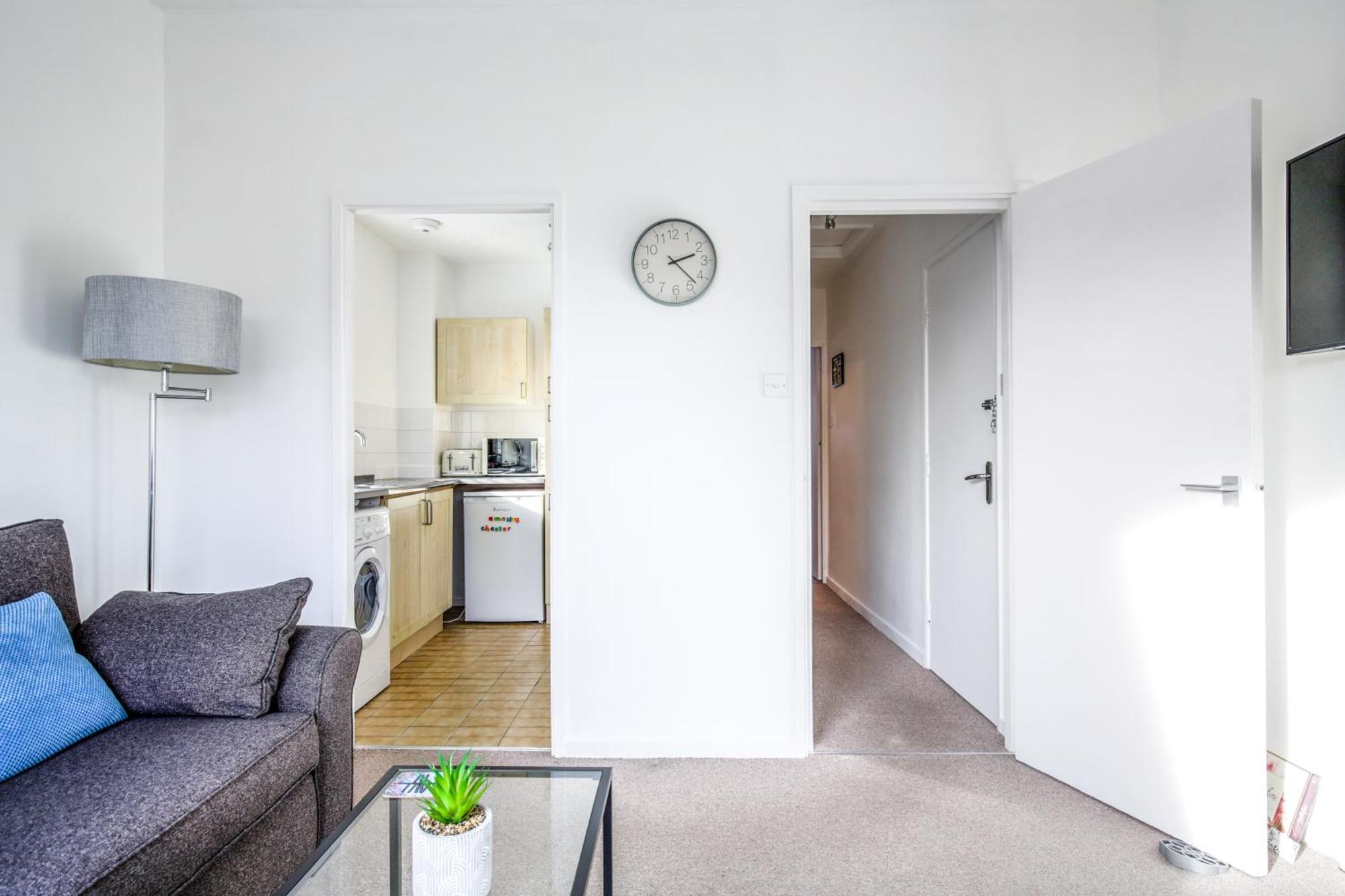 Chester Stays - Best Value Apartment With Free Parking In The Heart Of Chester Bagian luar foto