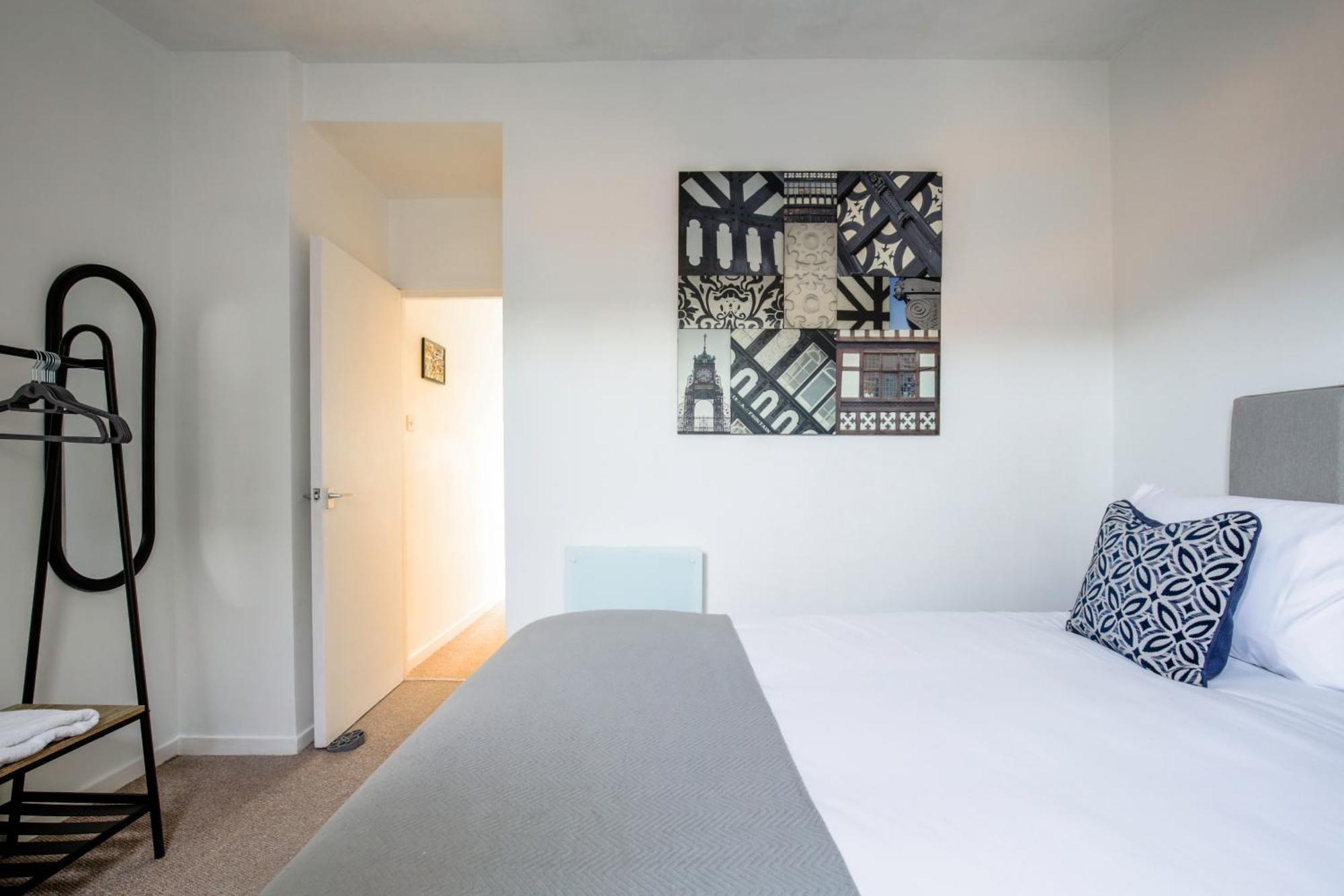 Chester Stays - Best Value Apartment With Free Parking In The Heart Of Chester Bagian luar foto