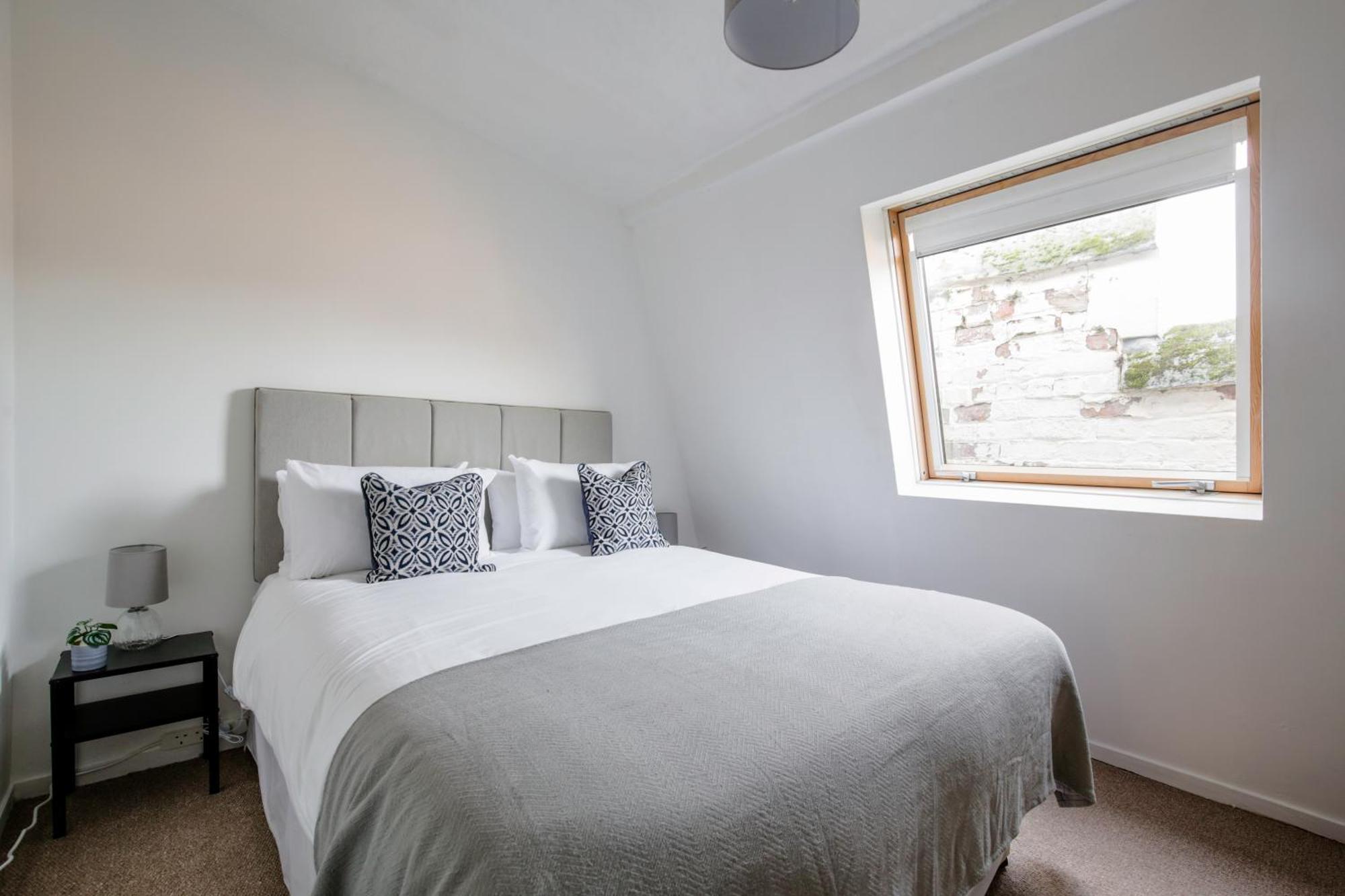 Chester Stays - Best Value Apartment With Free Parking In The Heart Of Chester Bagian luar foto