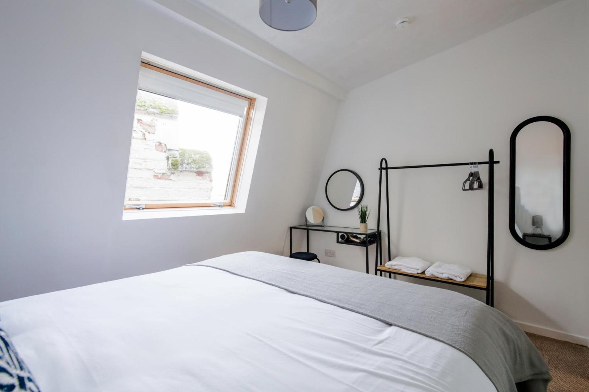 Chester Stays - Best Value Apartment With Free Parking In The Heart Of Chester Bagian luar foto
