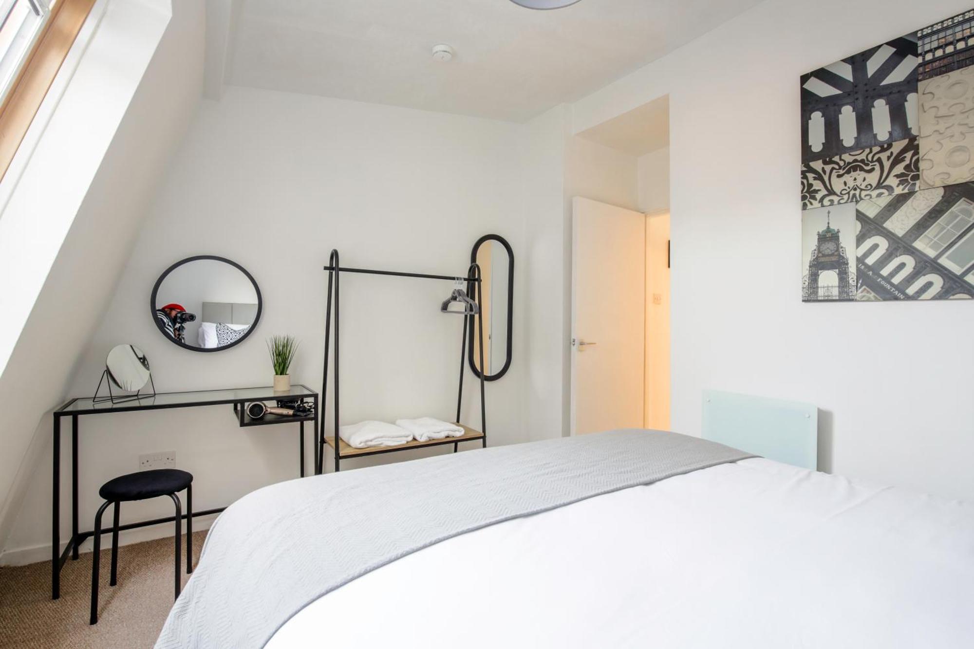 Chester Stays - Best Value Apartment With Free Parking In The Heart Of Chester Bagian luar foto