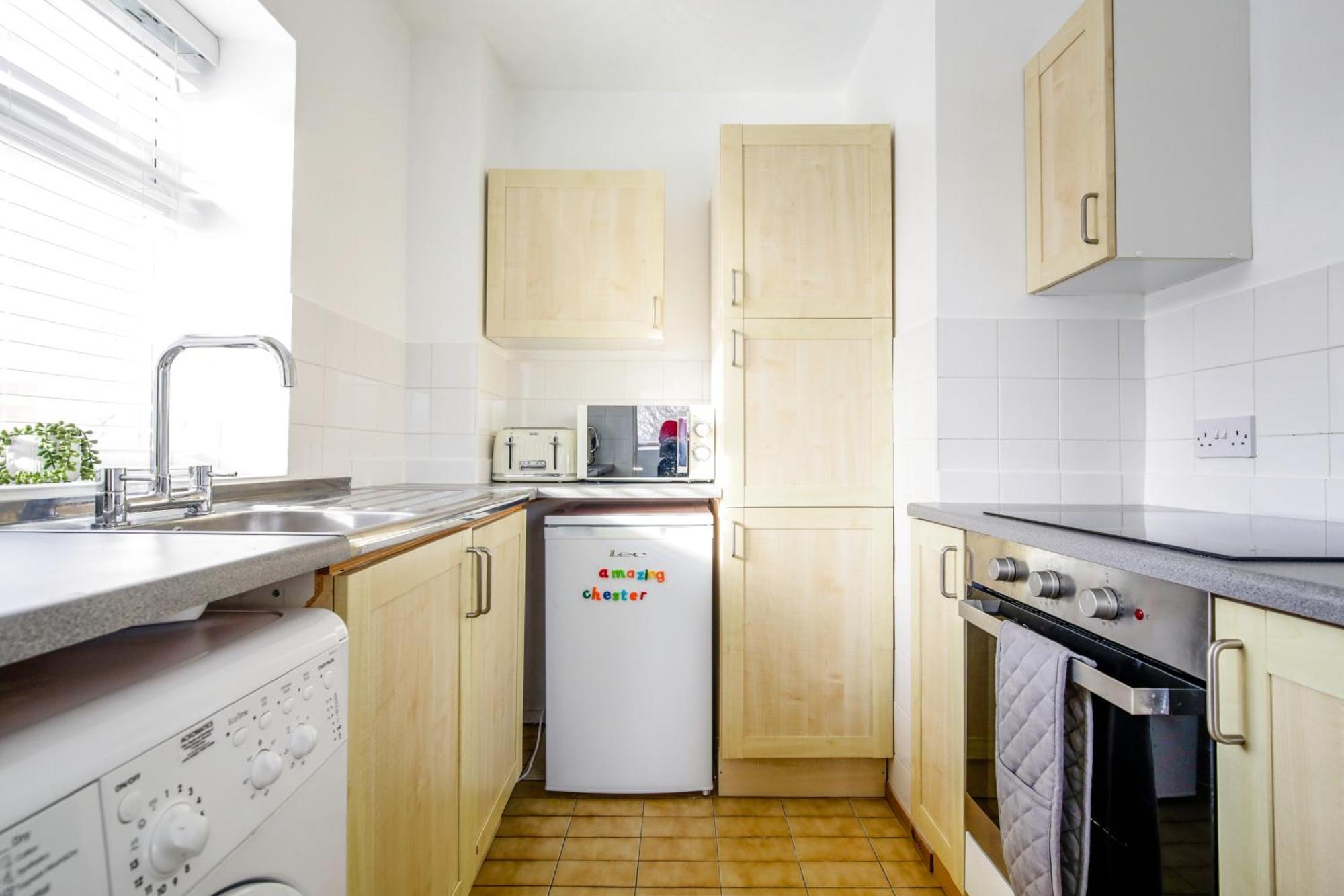 Chester Stays - Best Value Apartment With Free Parking In The Heart Of Chester Bagian luar foto