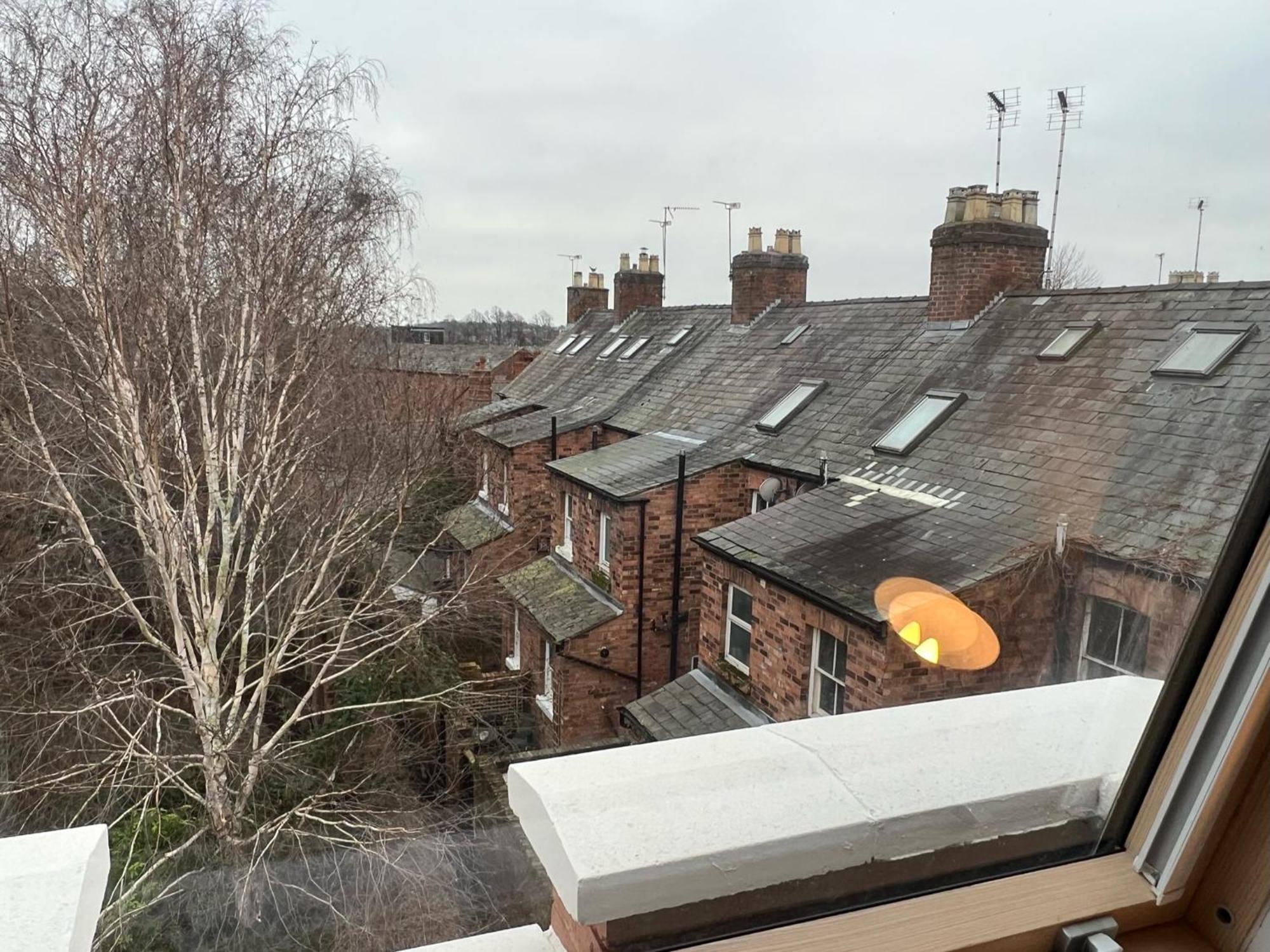 Chester Stays - Best Value Apartment With Free Parking In The Heart Of Chester Bagian luar foto